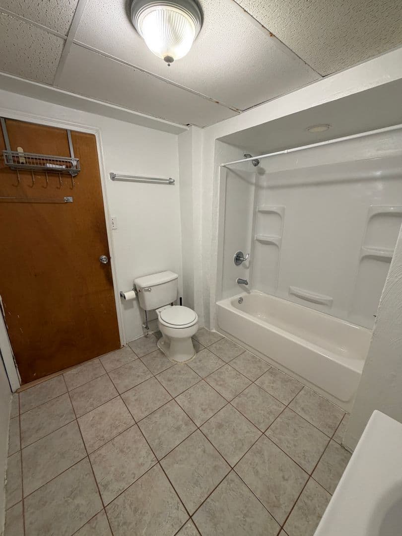 Pittsburgh Apartment: 218 North Craig St