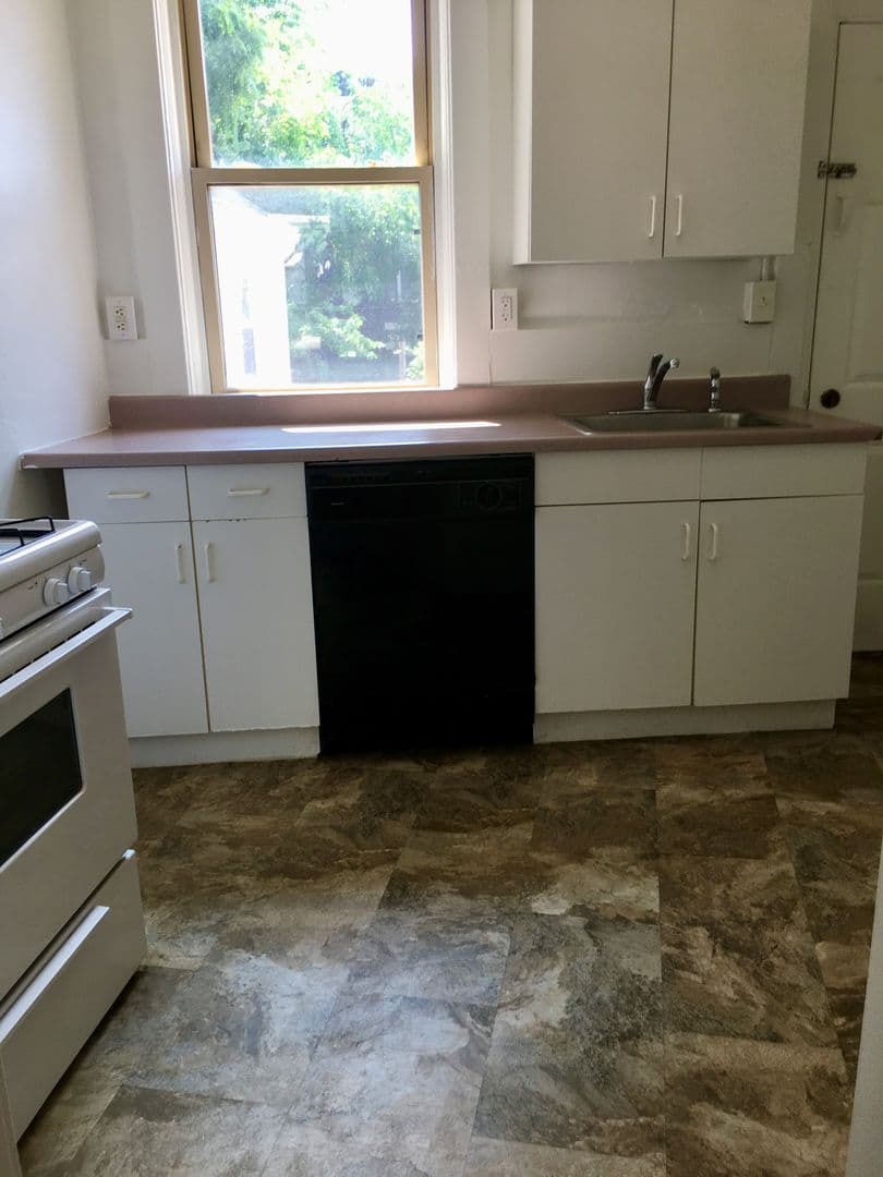 Pittsburgh Apartment: 626 Maryland Ave