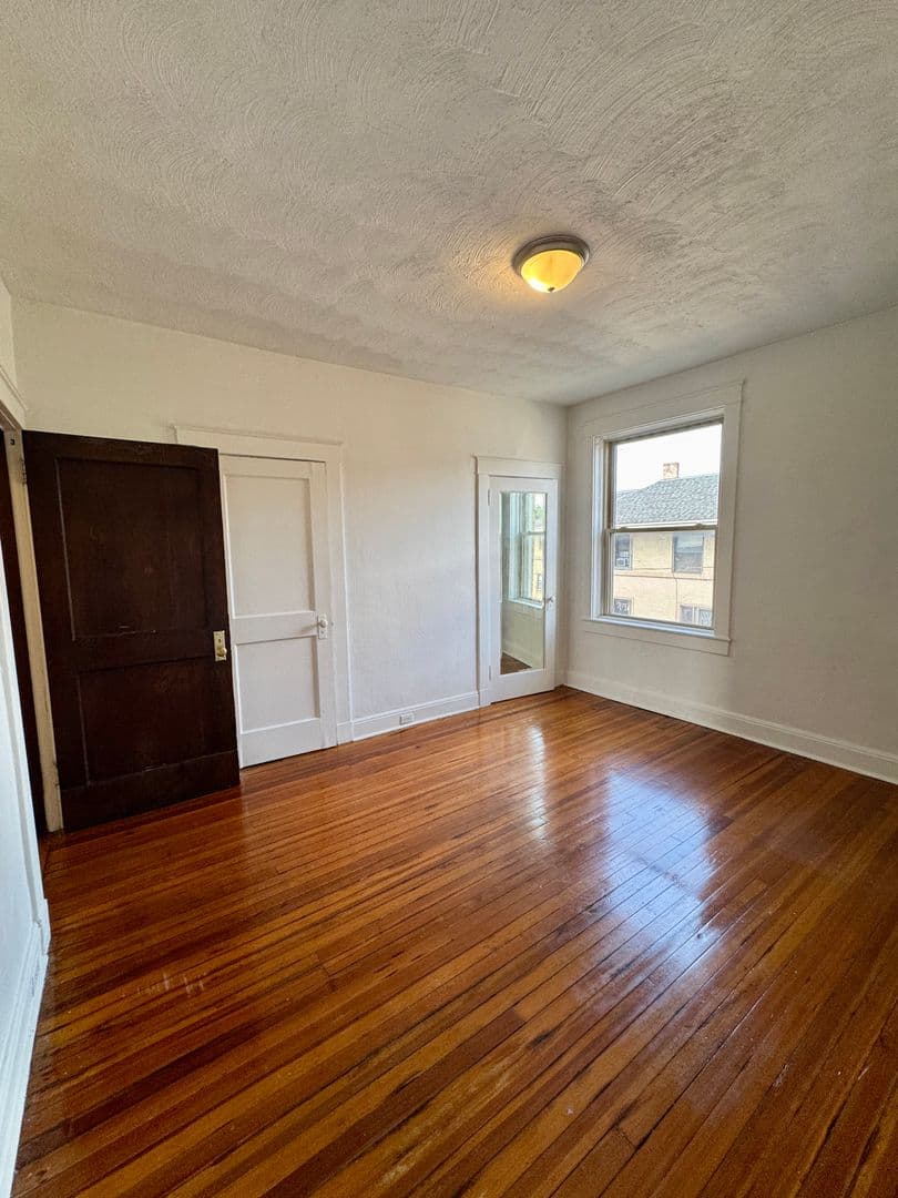 Pittsburgh Apartment: 626 Maryland Ave