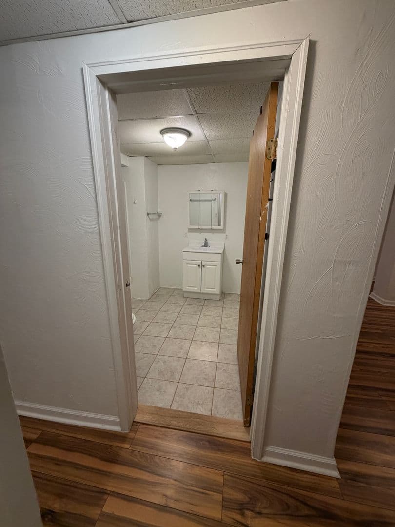 Pittsburgh Apartment: 218 North Craig St