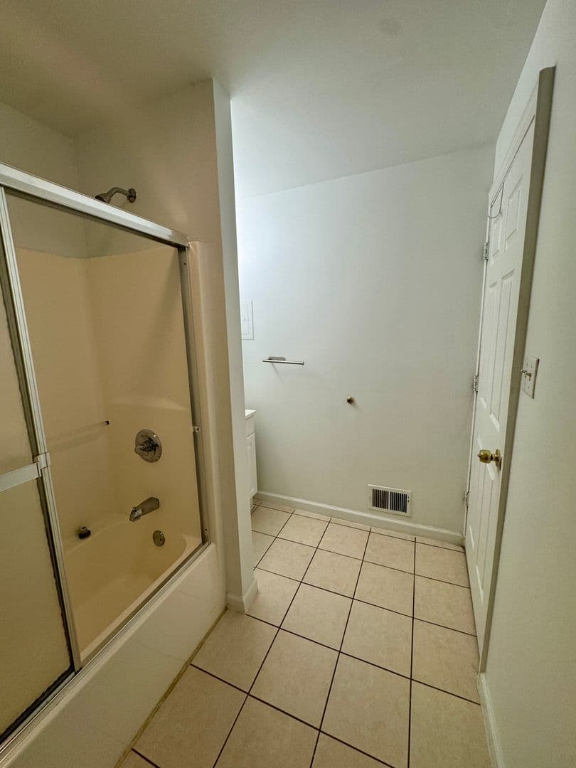 Pittsburgh Apartment: 3401 Forbes Ave