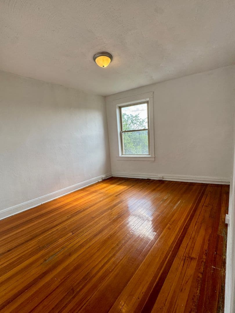 Pittsburgh Apartment: 626 Maryland Ave
