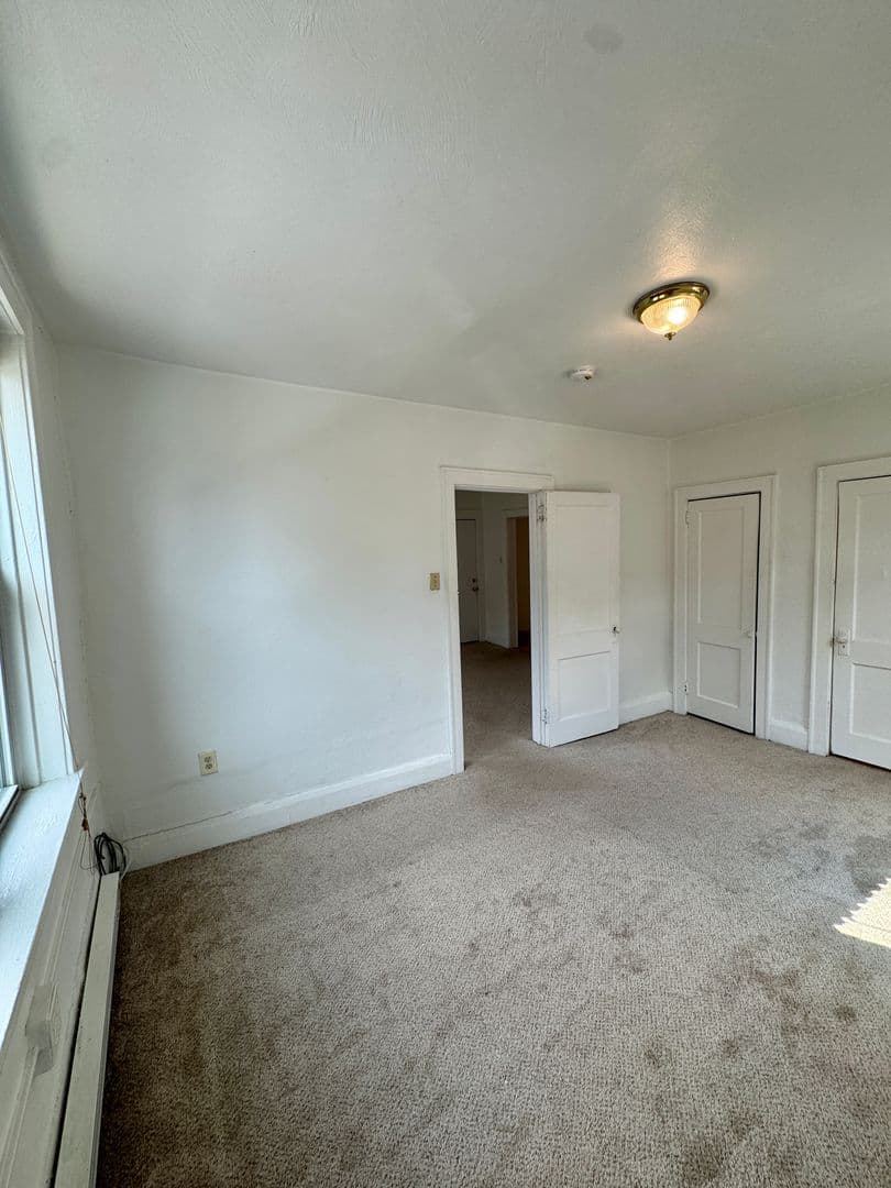 Pittsburgh Apartment: 1134 Illinois Ave