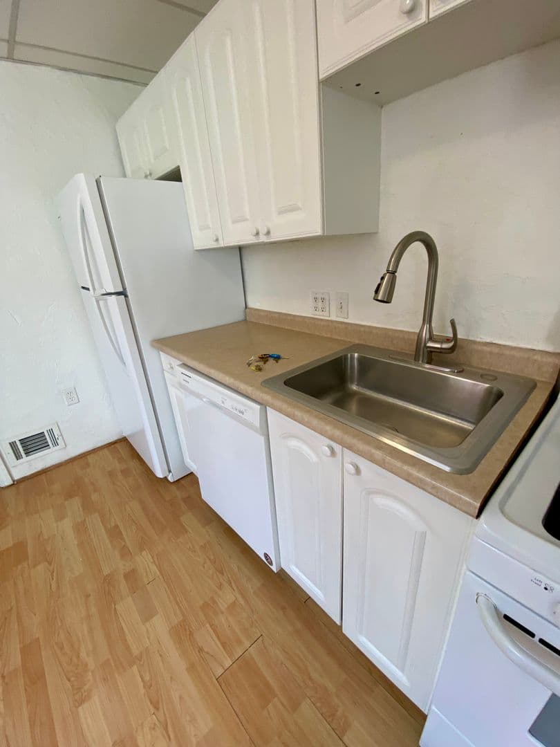 Pittsburgh Apartment: 3617 Dawson St