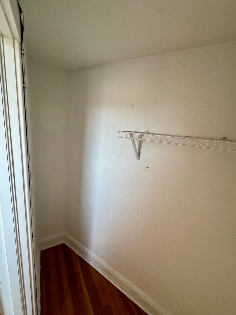 Pittsburgh Apartment: 5752 Ellsworth Ave