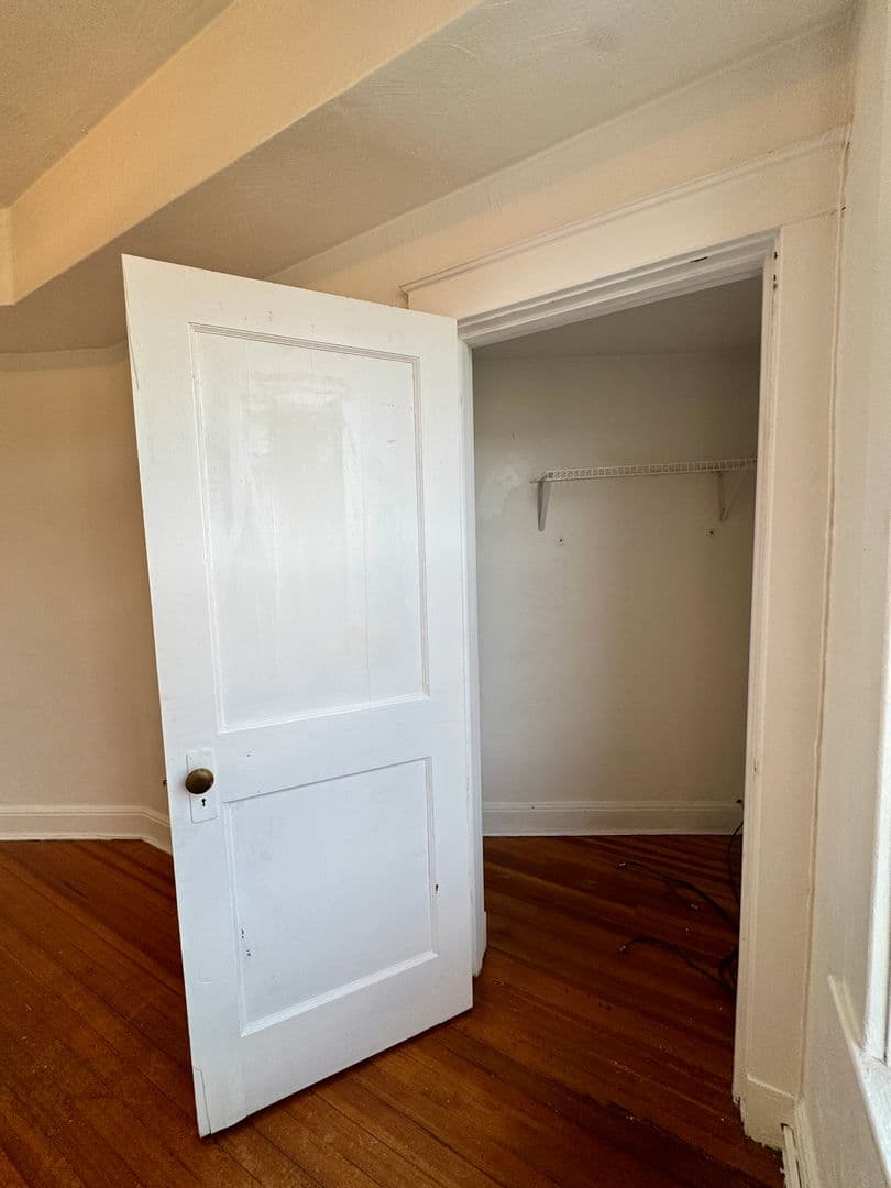 Pittsburgh Apartment: 5752 Ellsworth Ave