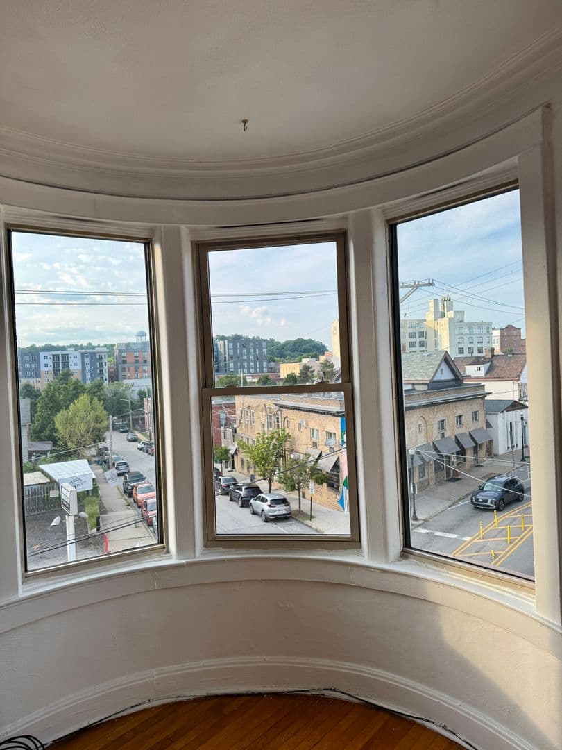 Pittsburgh Apartment: 5752 Ellsworth Ave
