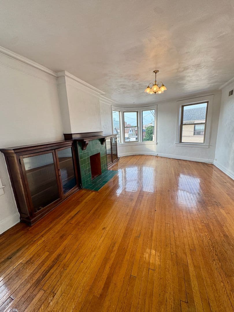 Pittsburgh Apartment: 5752 Ellsworth Ave