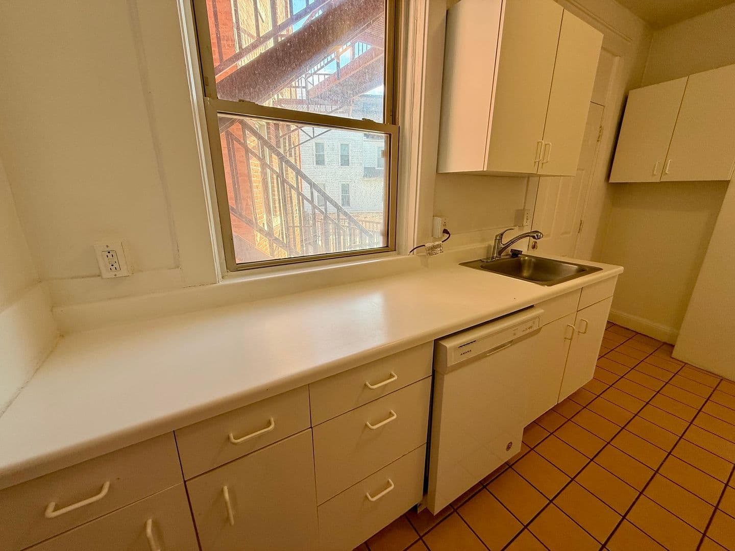 Pittsburgh Apartment: 5752 Ellsworth Ave
