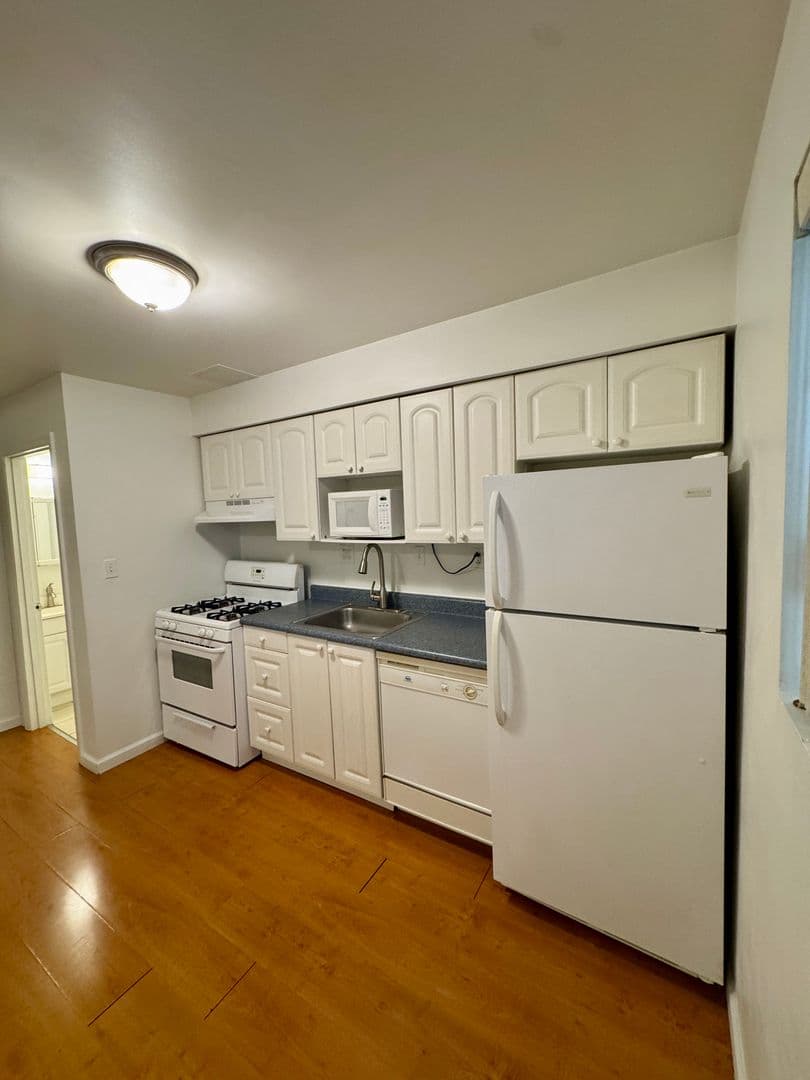 Pittsburgh Apartment: 3401 Forbes Ave