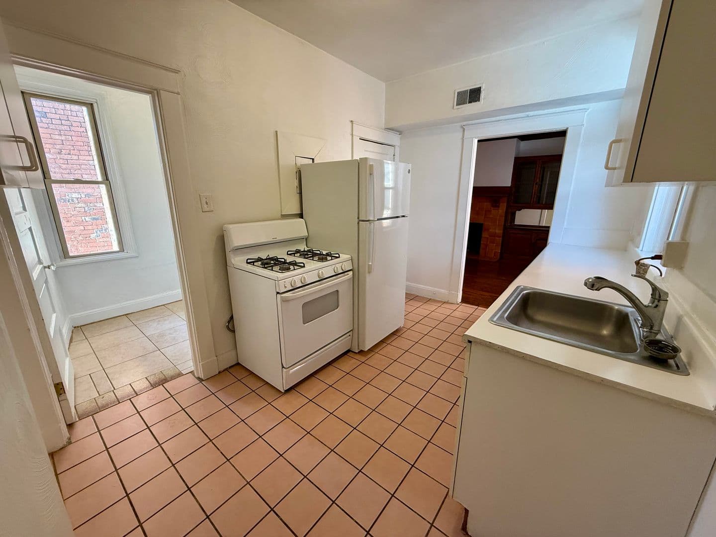Pittsburgh Apartment: 5752 Ellsworth Ave