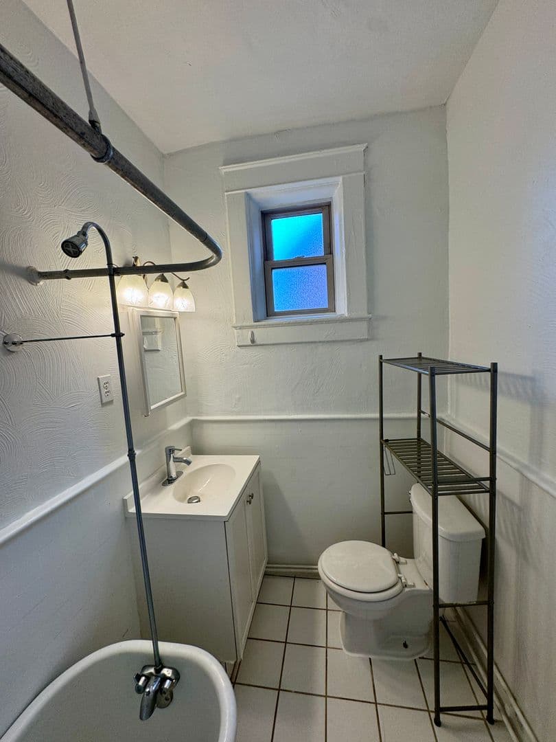 Pittsburgh Apartment: 5752 Ellsworth Ave