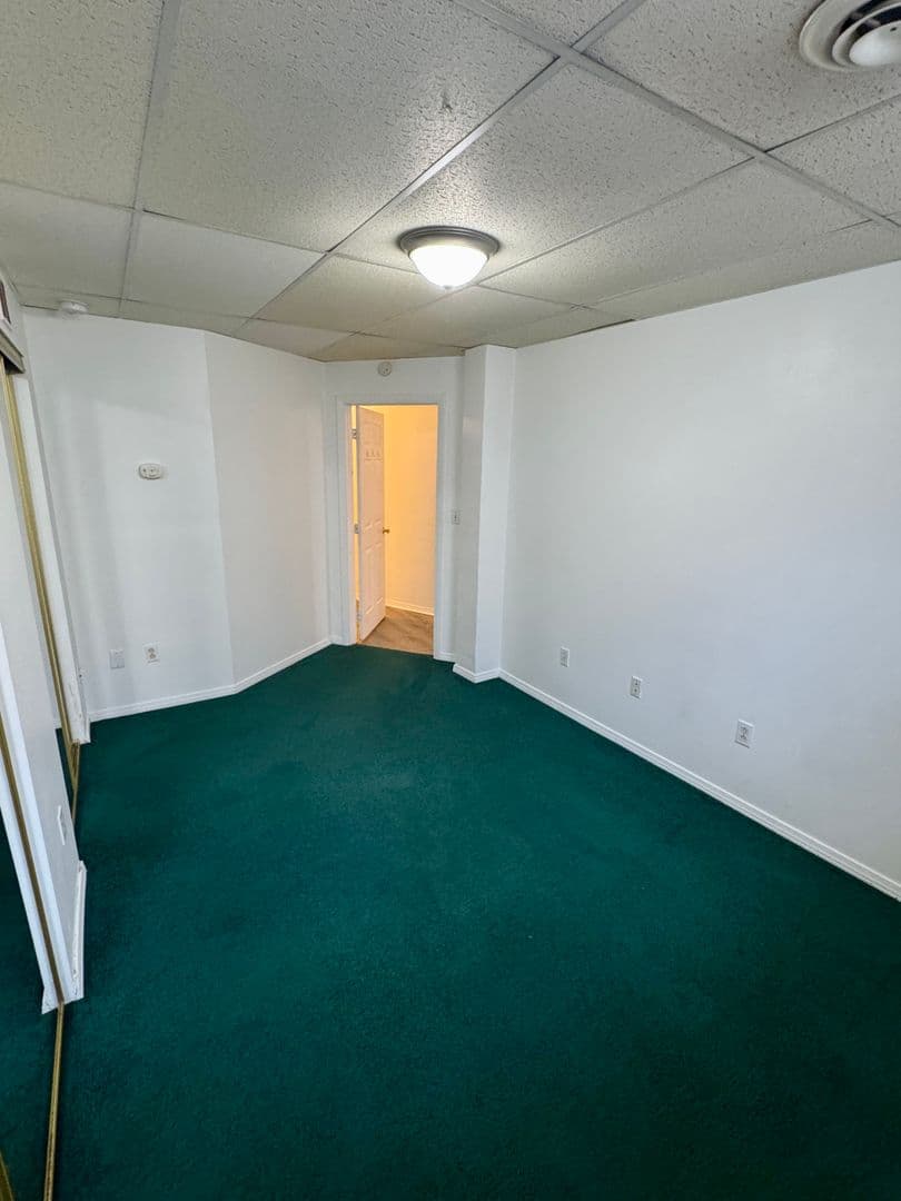 Pittsburgh Apartment: 5752 Ellsworth Ave
