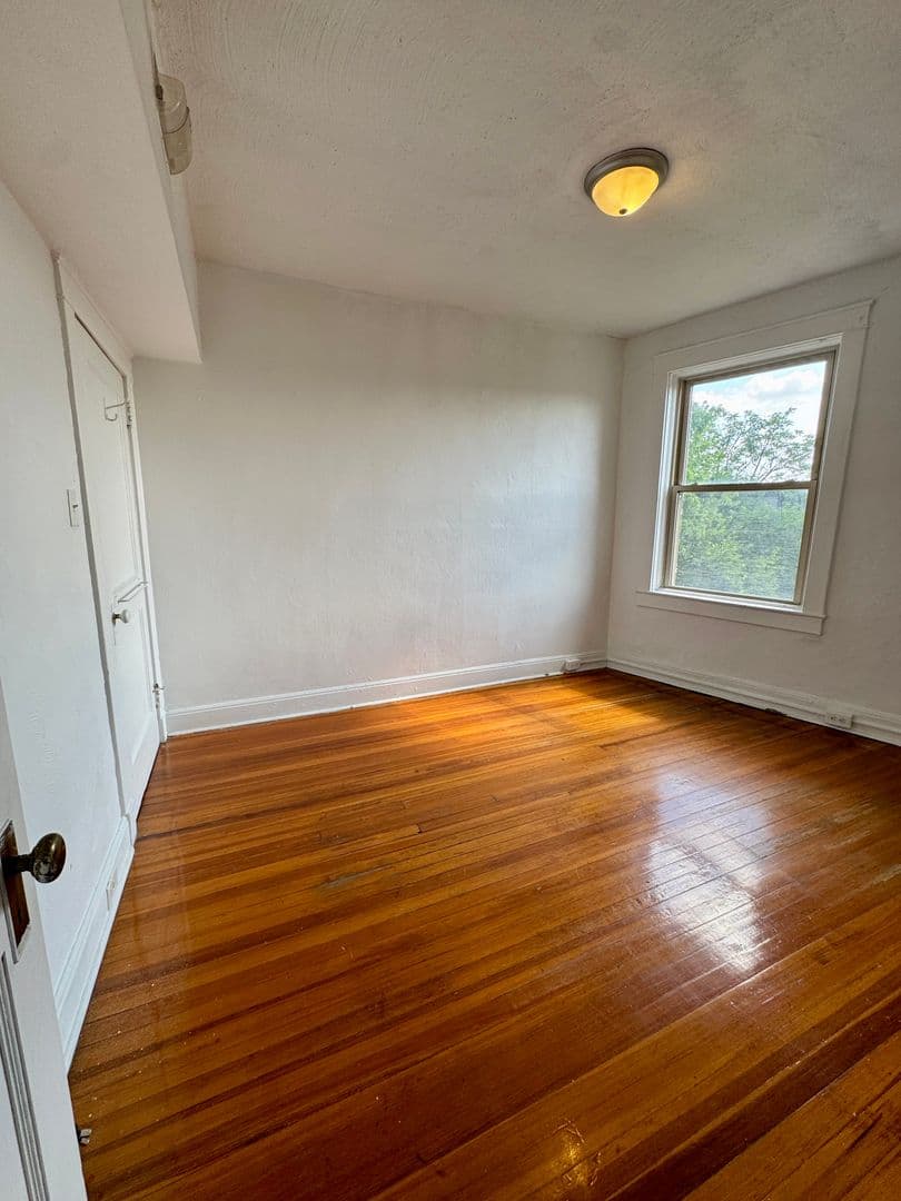 Pittsburgh Apartment: 626 Maryland Ave