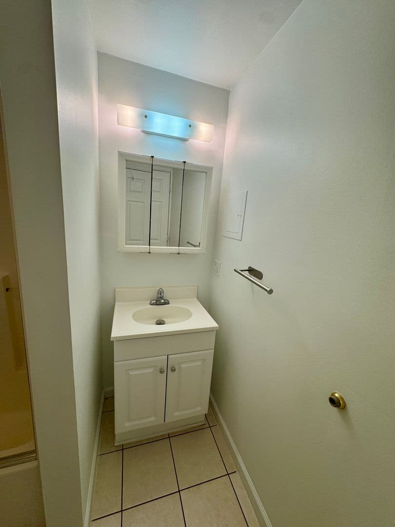 Pittsburgh Apartment: 3401 Forbes Ave