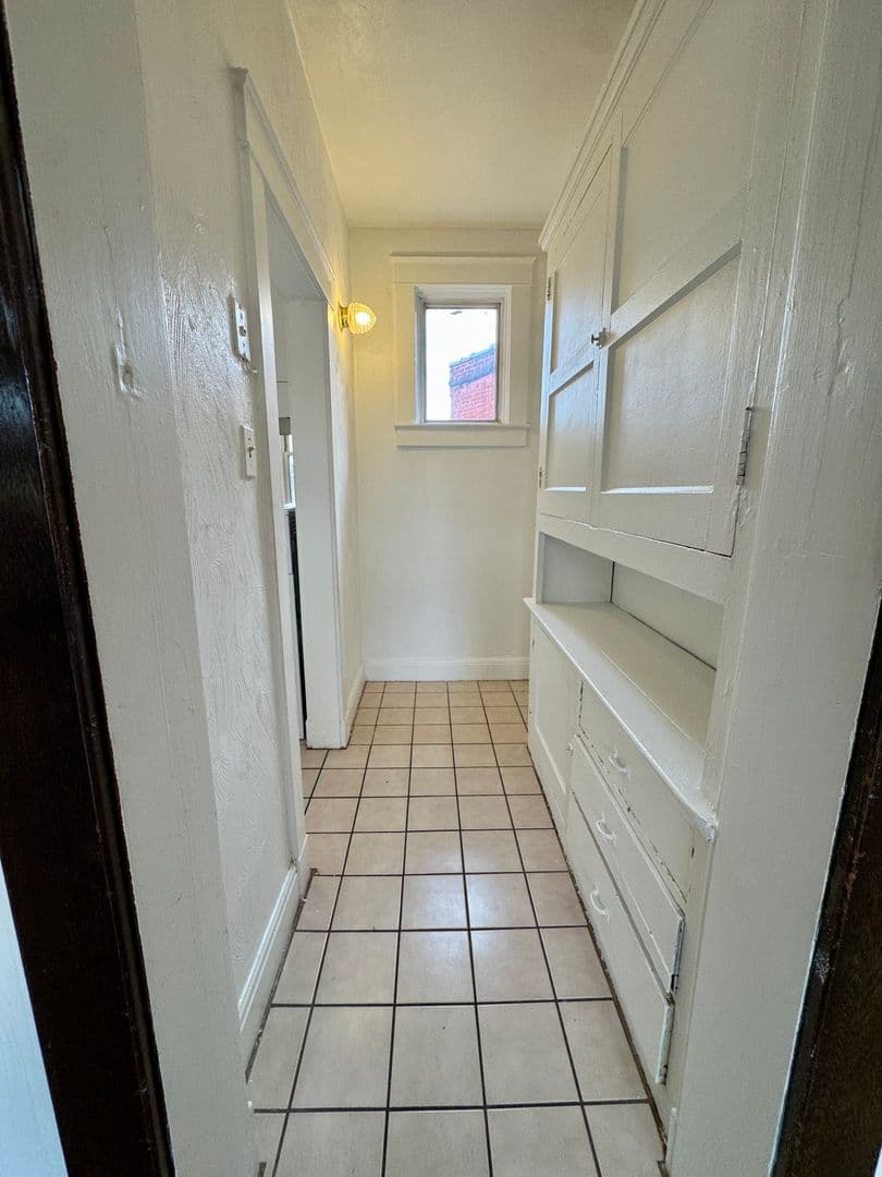 Pittsburgh Apartment: 5752 Ellsworth Ave