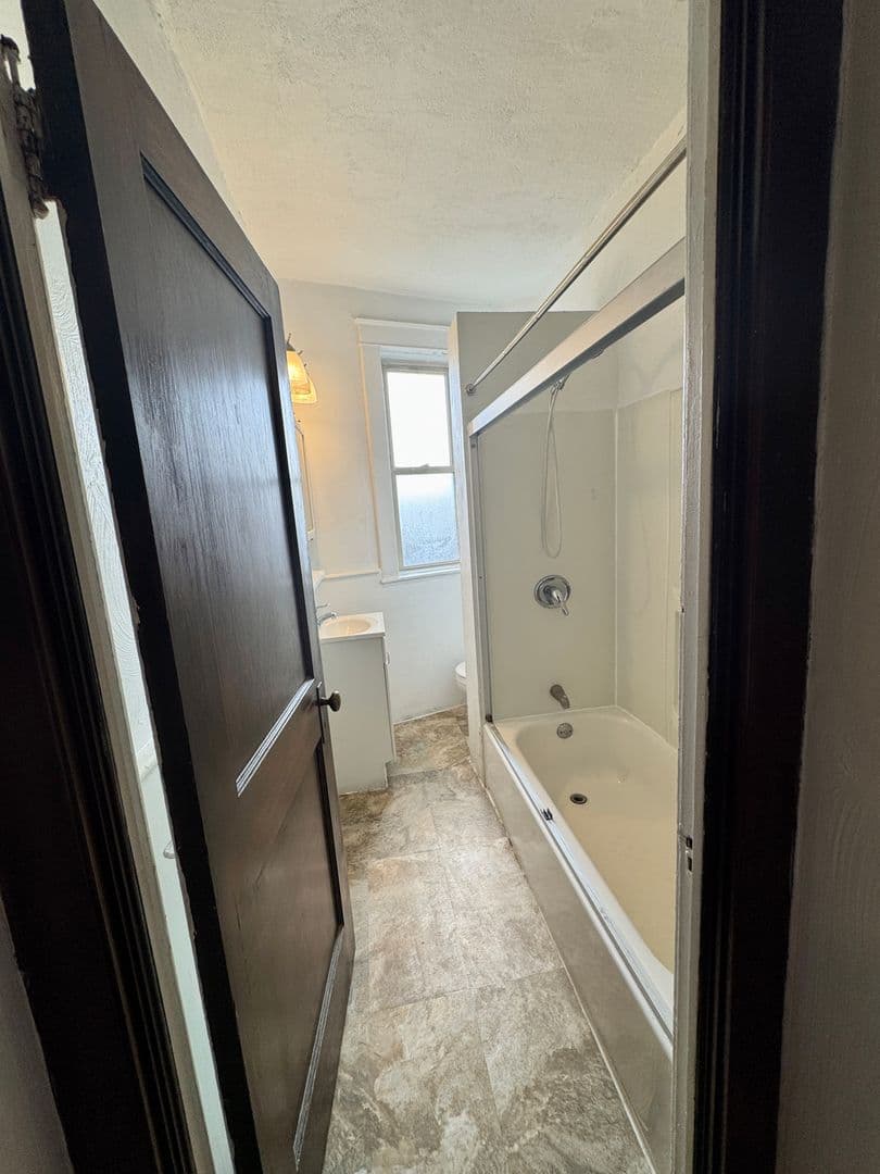 Pittsburgh Apartment: 626 Maryland Ave