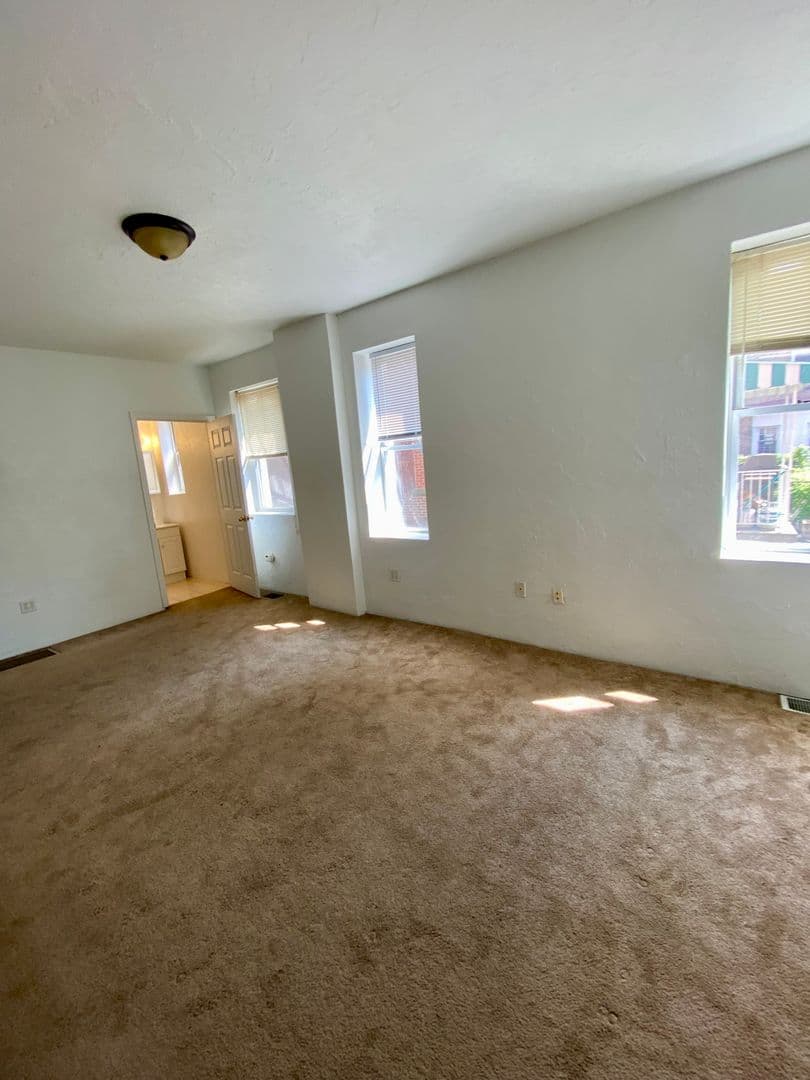 Pittsburgh Apartment: 3615 Dawson St