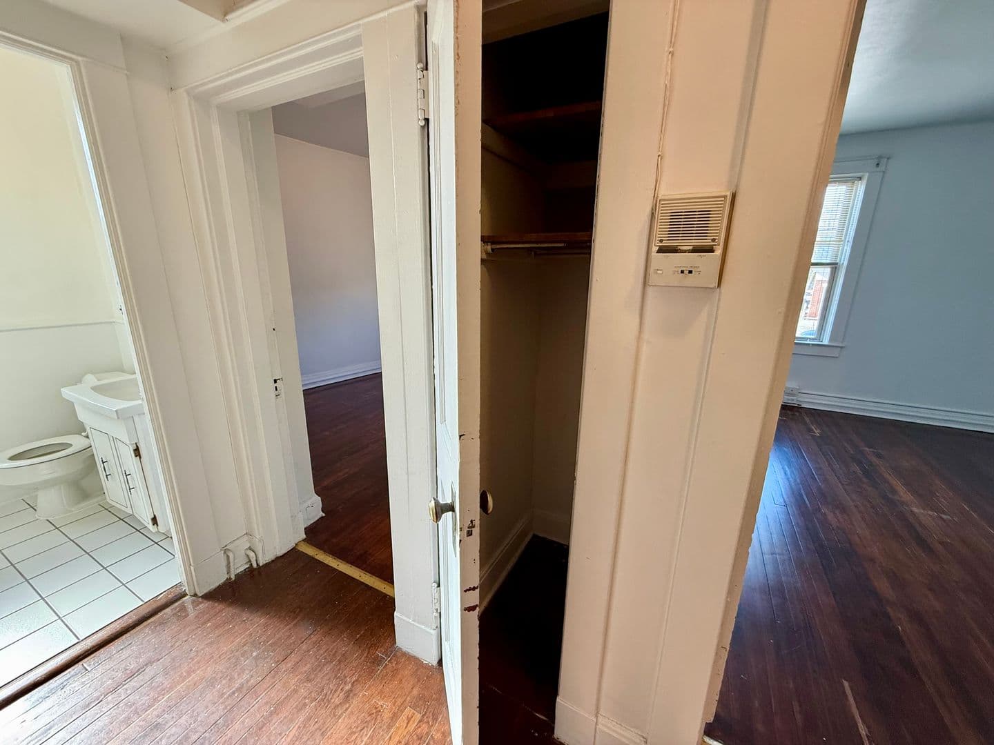 Pittsburgh Apartment: 5752 Ellsworth Ave