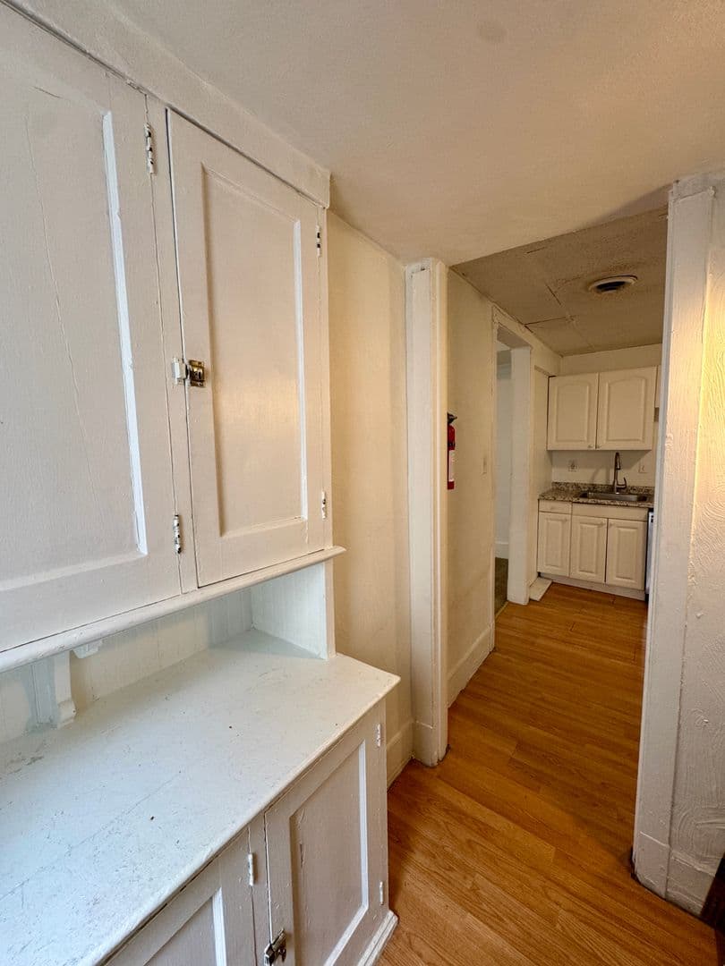 Pittsburgh Apartment: 218 North Craig St
