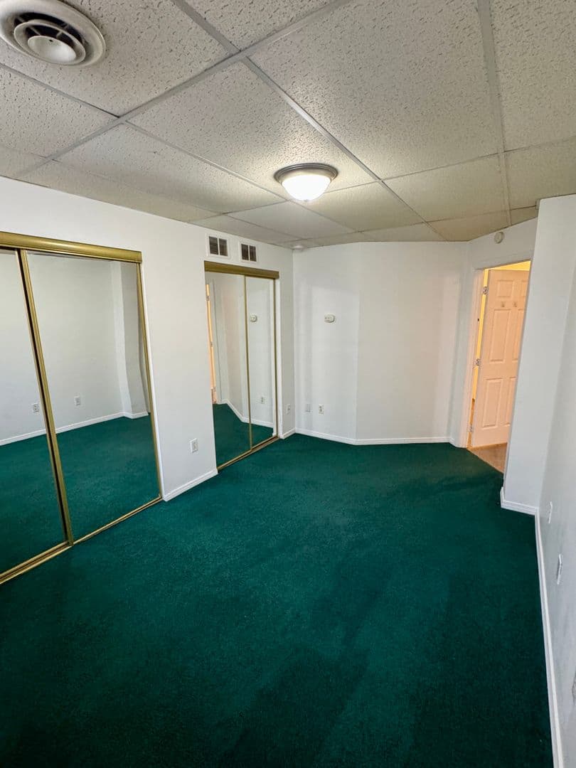 Pittsburgh Apartment: 5752 Ellsworth Ave