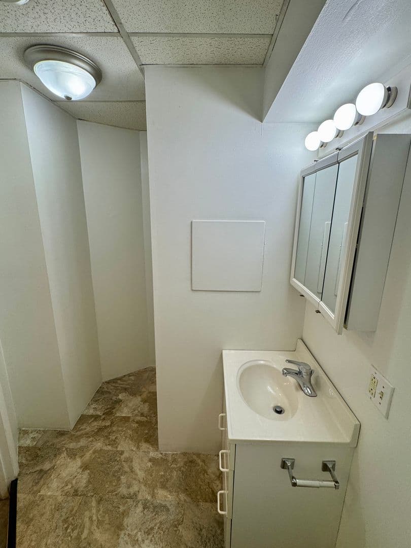 Pittsburgh Apartment: 5752 Ellsworth Ave