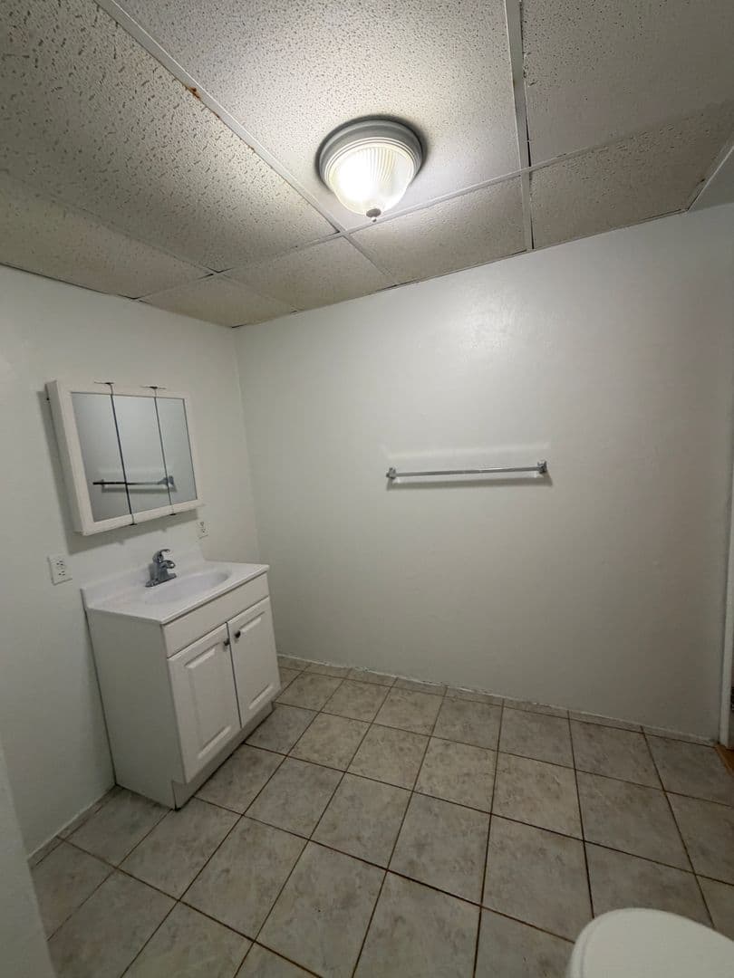 Pittsburgh Apartment: 218 North Craig St