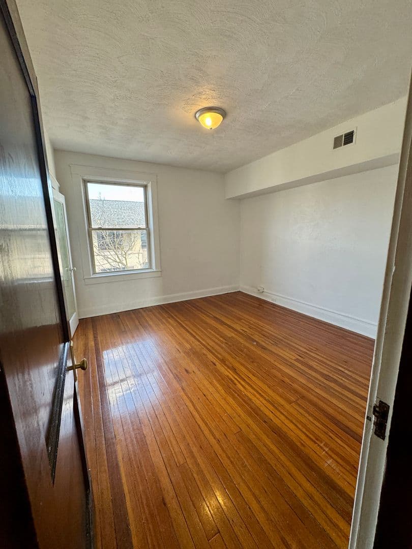 Pittsburgh Apartment: 626 Maryland Ave