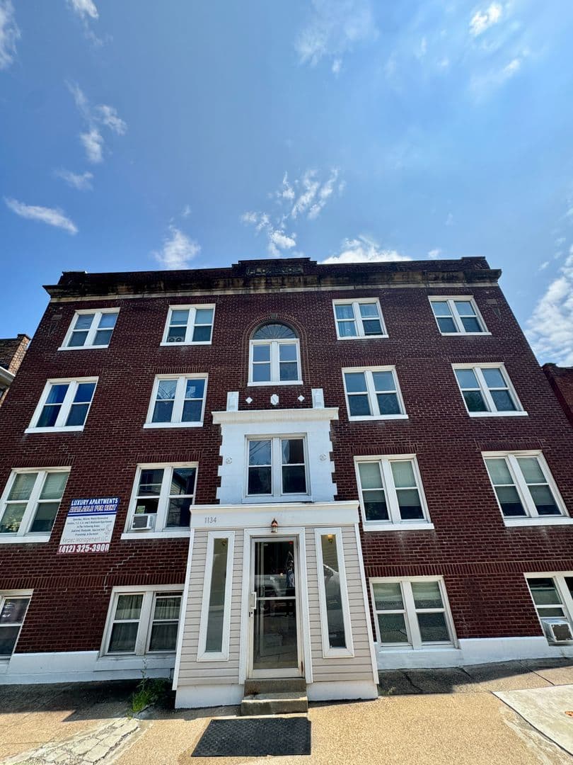 Pittsburgh Apartment: 1134 Illinois Ave
