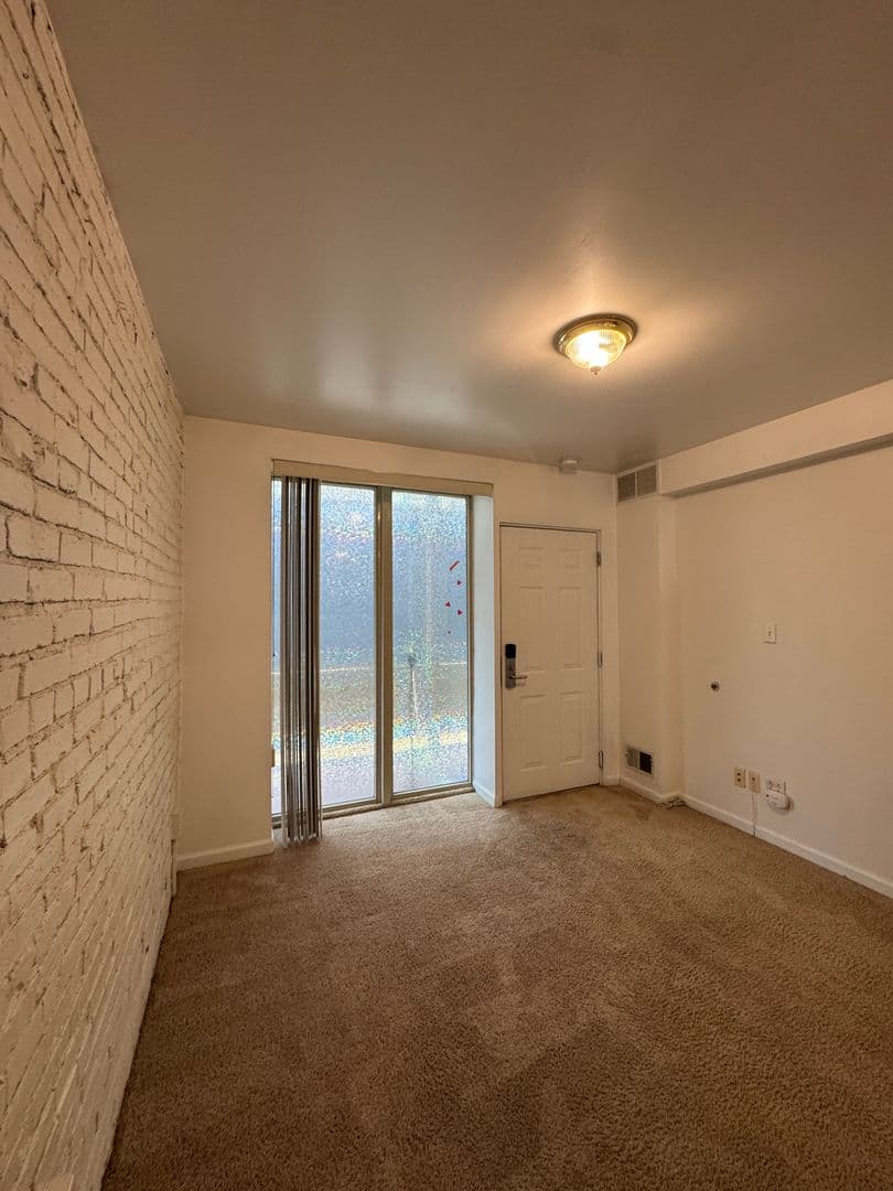 Pittsburgh Apartment: 3401 Forbes Ave