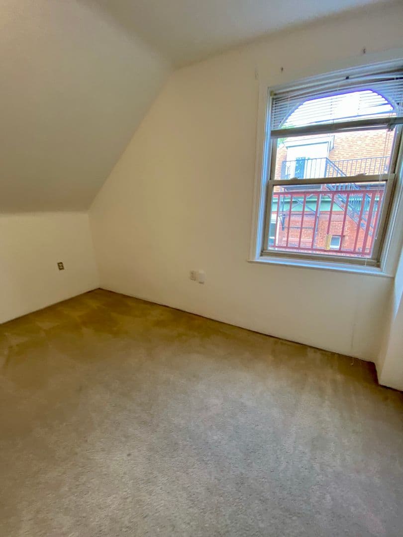 Pittsburgh Apartment: 5819 Bartlett St