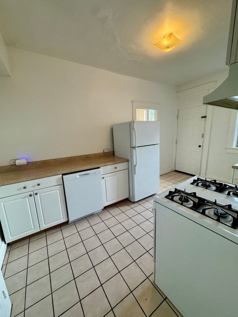 Pittsburgh Apartment: 5752 Ellsworth Ave