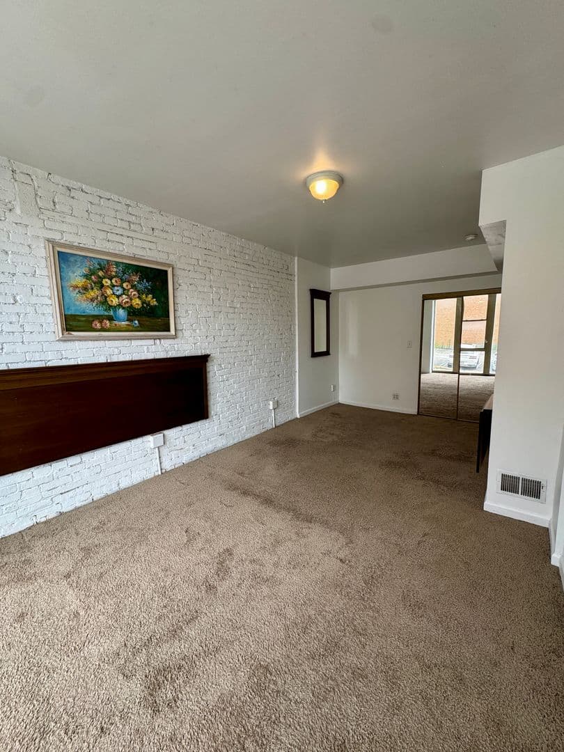 Pittsburgh Apartment: 3401 Forbes Ave