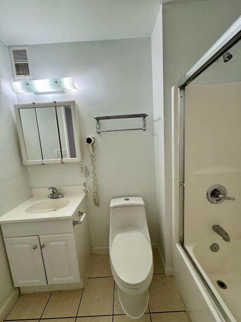 Pittsburgh Apartment: 3401 Forbes Ave