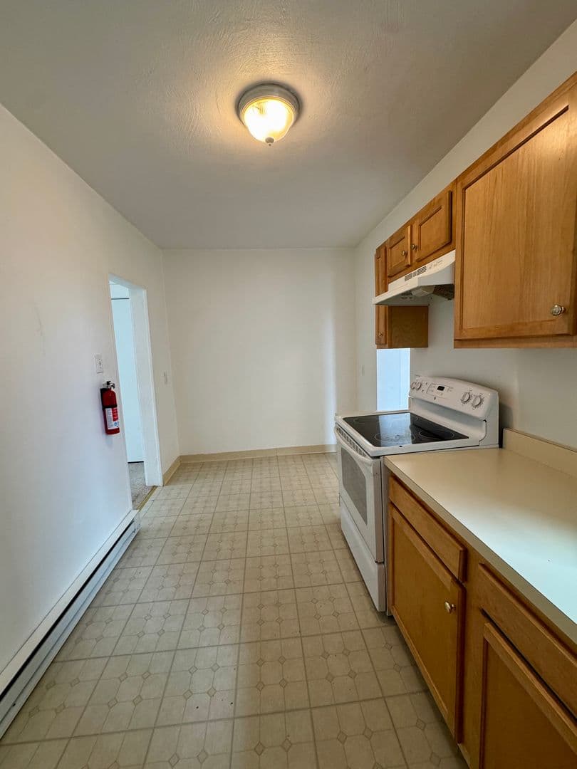 Pittsburgh Apartment: 1134 Illinois Ave
