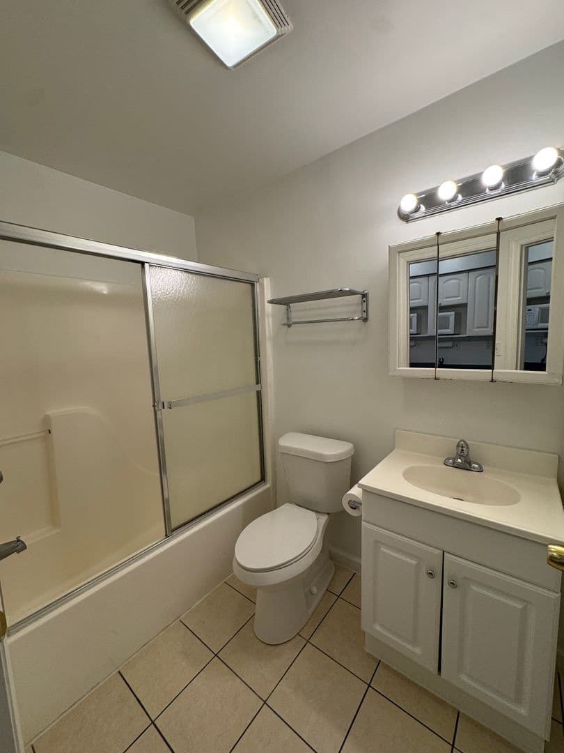 Pittsburgh Apartment: 3401 Forbes Ave