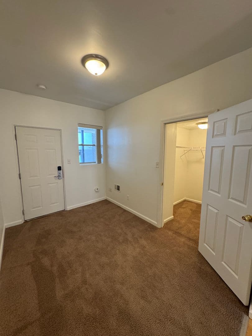 Pittsburgh Apartment: 3401 Forbes Ave
