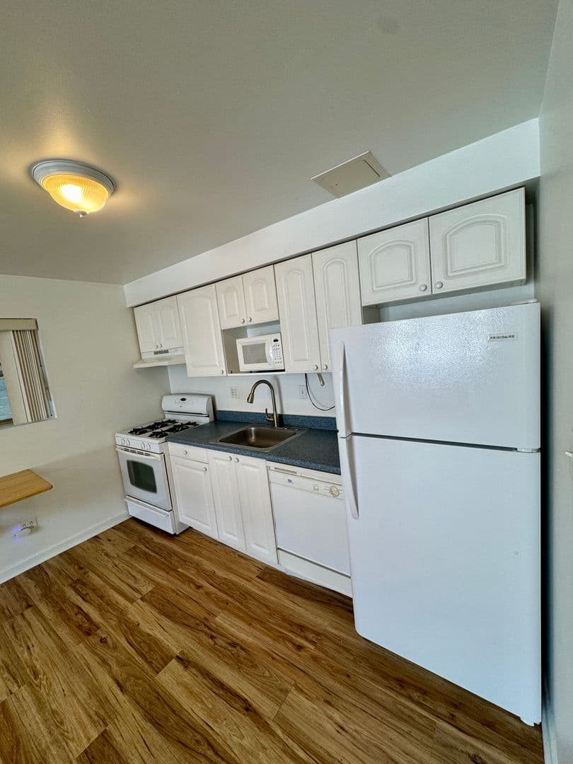 Pittsburgh Apartment: 3401 Forbes Ave