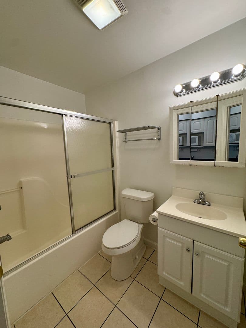 Pittsburgh Apartment: 3401 Forbes Ave