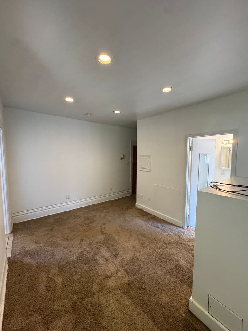 Pittsburgh Apartment: 370 S. Negley