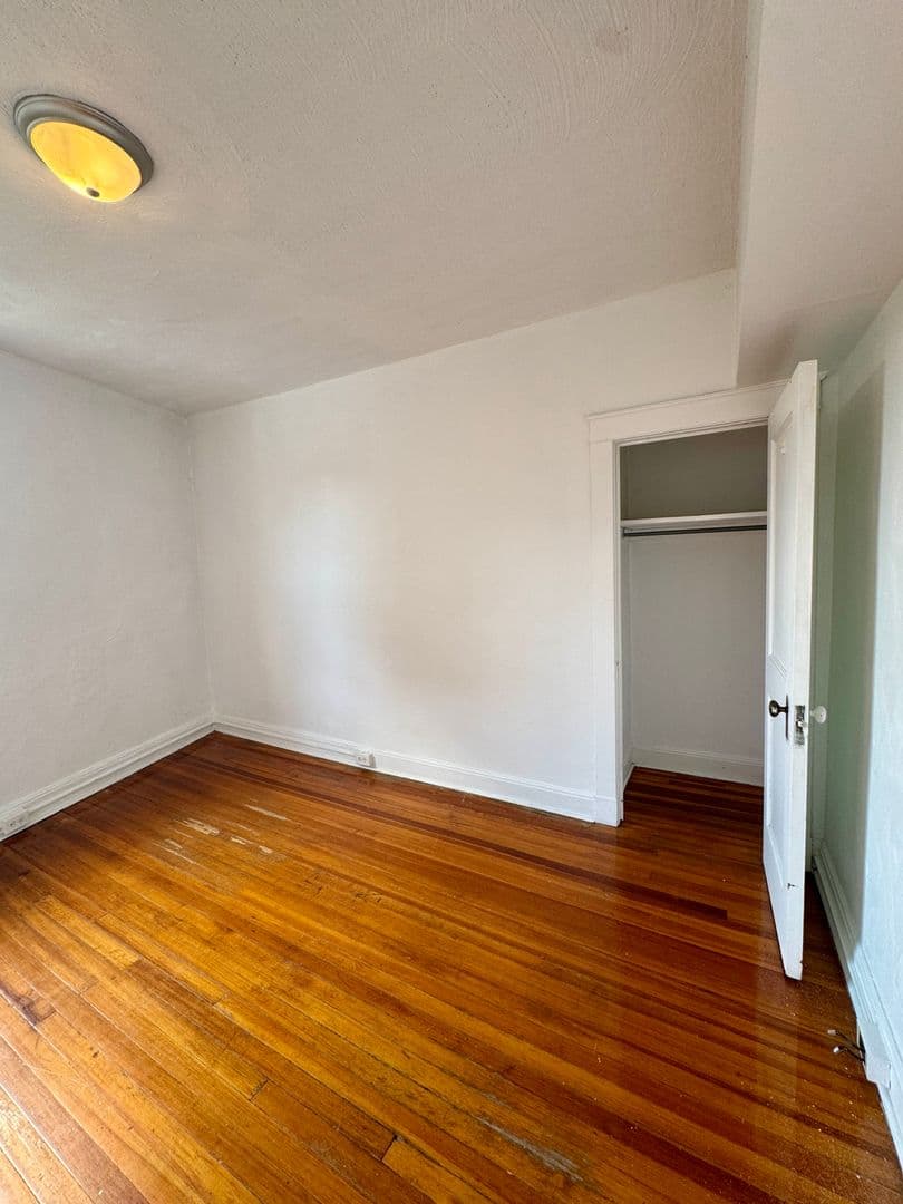Pittsburgh Apartment: 626 Maryland Ave