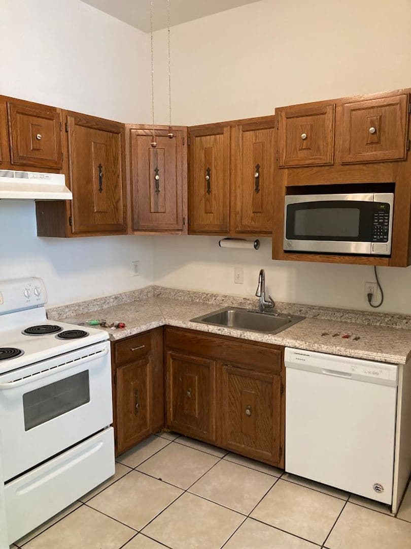 Pittsburgh Apartment: 514 Ivy St
