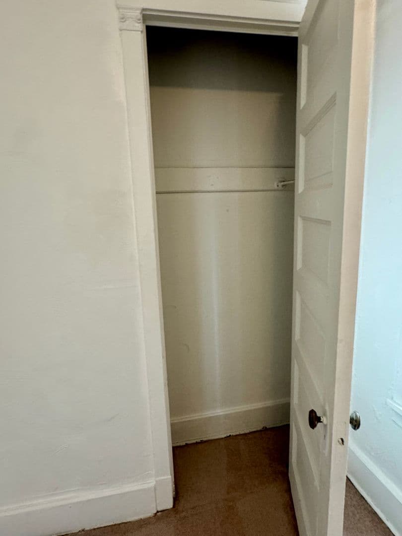 Pittsburgh Apartment: 218 North Craig St