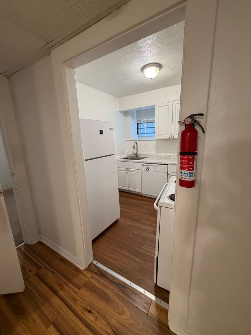 Pittsburgh Apartment: 218 North Craig St
