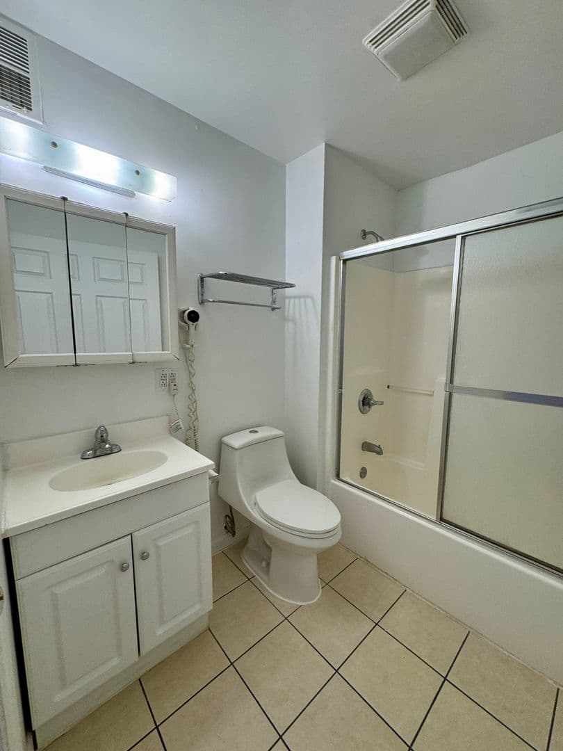 Pittsburgh Apartment: 3401 Forbes Ave
