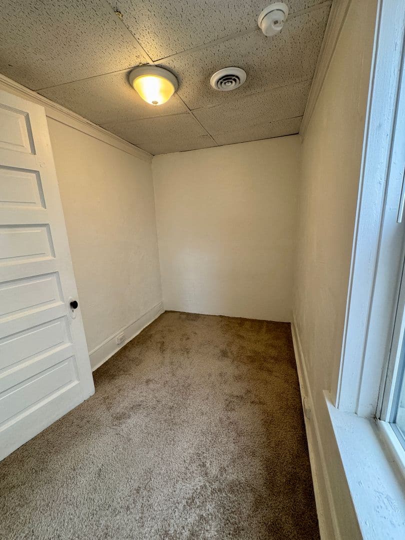 Pittsburgh Apartment: 218 North Craig St