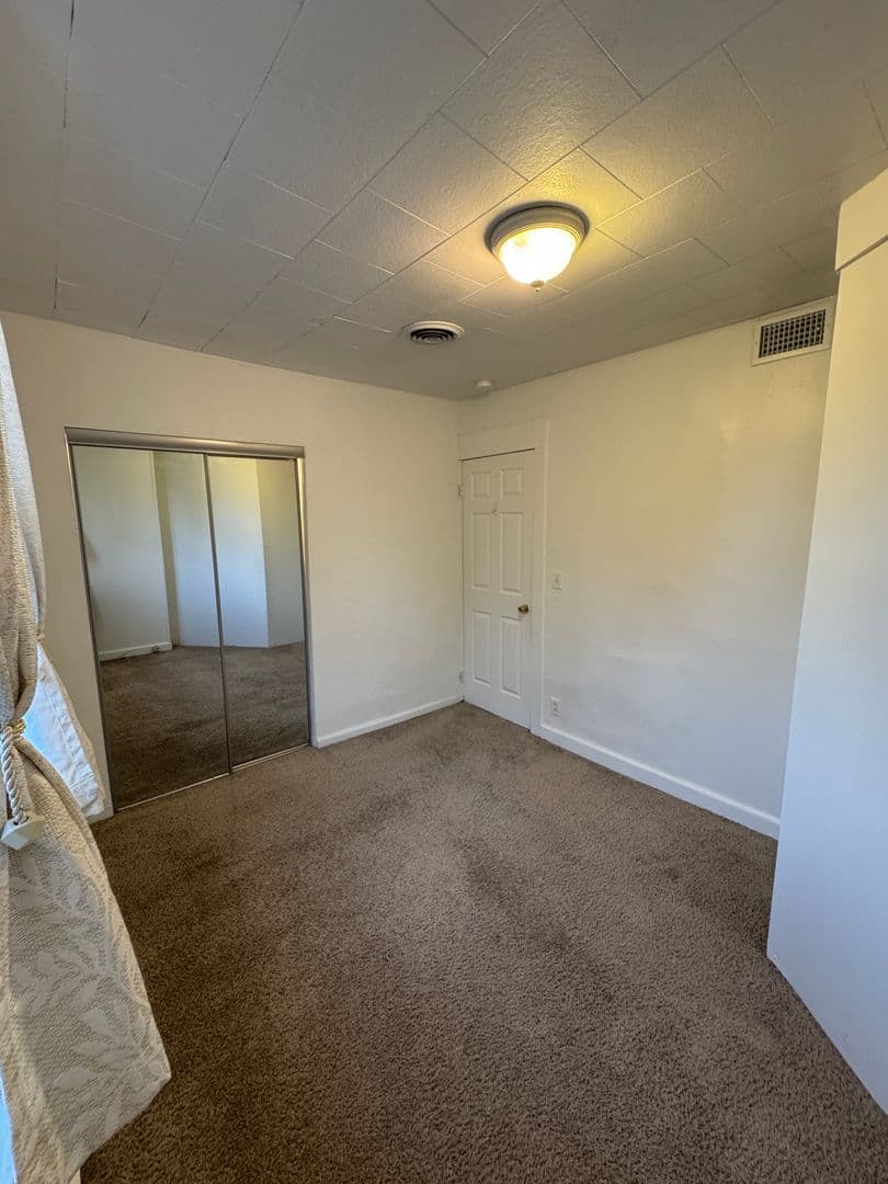 Pittsburgh Apartment: 514 Ivy St