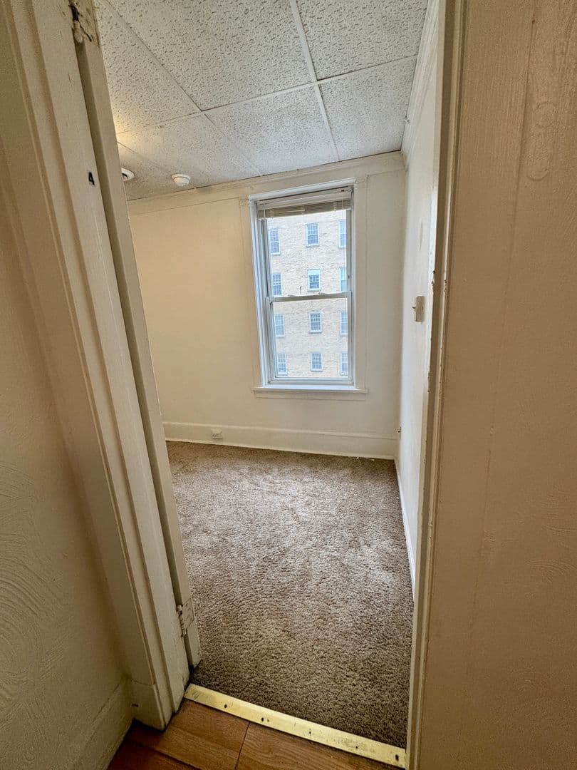 Pittsburgh Apartment: 218 North Craig St