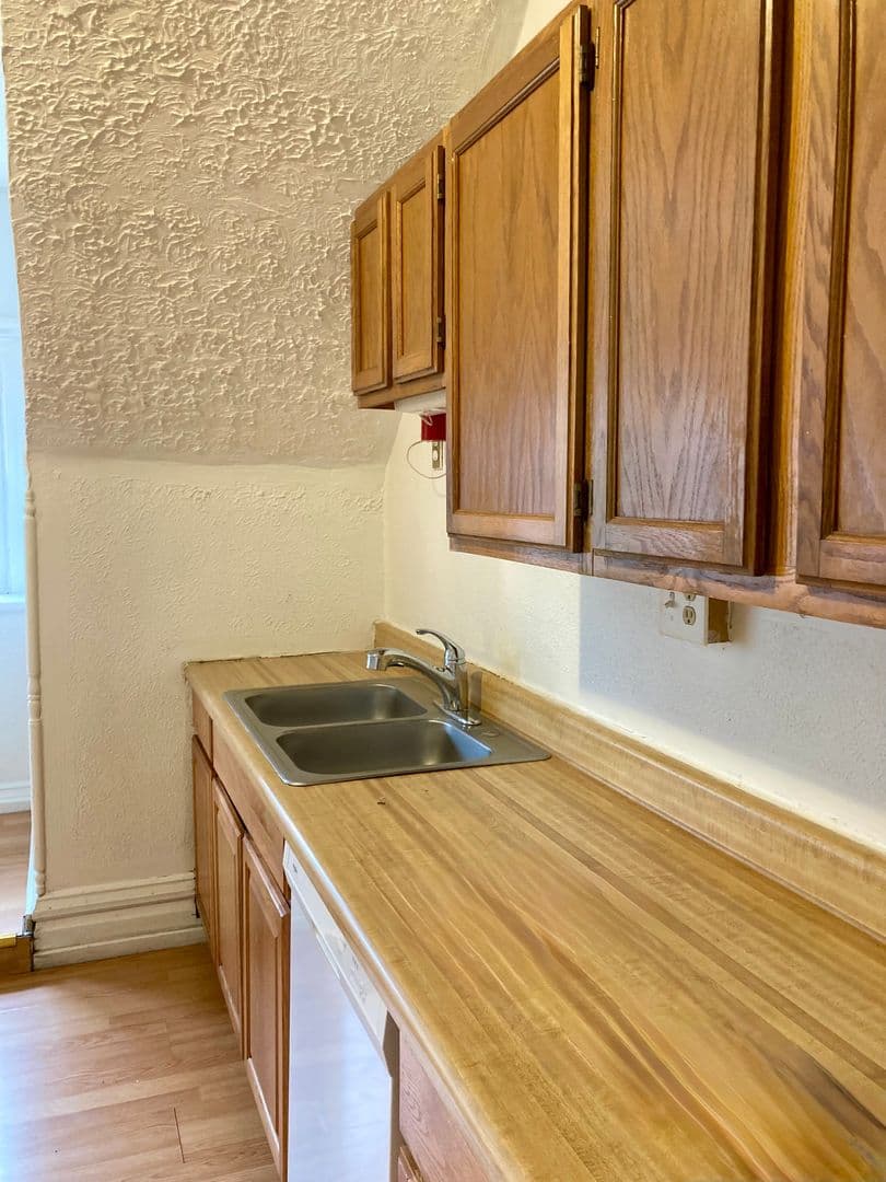 Pittsburgh Apartment: 435 S. Graham St