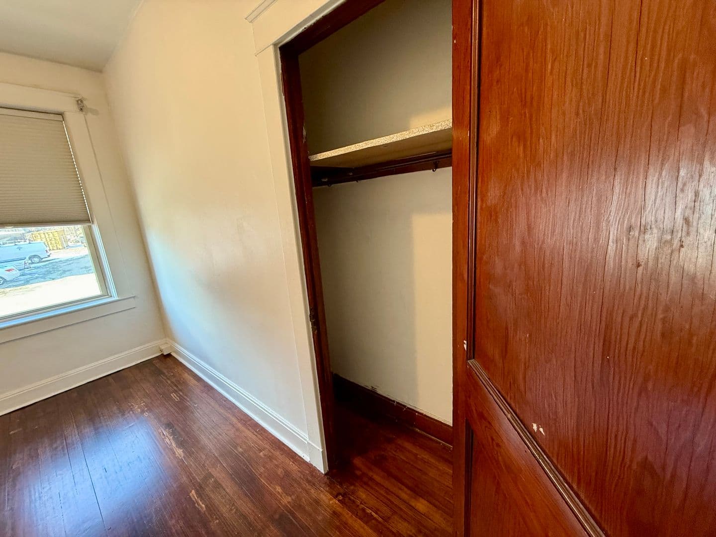 Pittsburgh Apartment: 5752 Ellsworth Ave